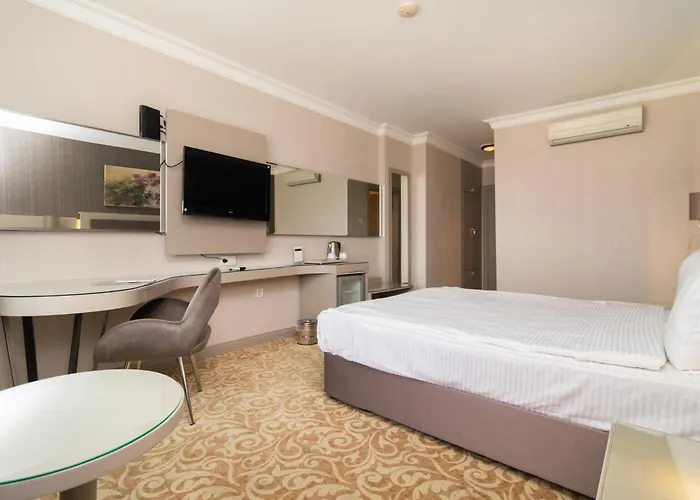 Asrin Park & Convention Center فندق