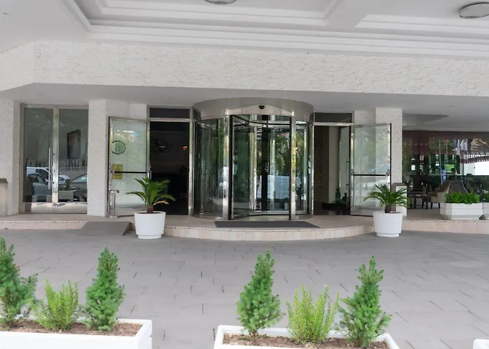 فندق Asrin Park & Convention Center