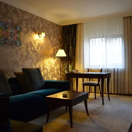 Asrin Park & Convention Center Hotel