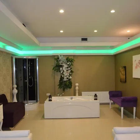 Asrin Park & Convention Center Hotel