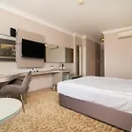 Asrin Park & Convention Center Hotel