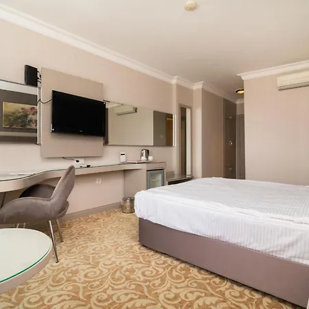 Asrin Park & Convention Center Hotel