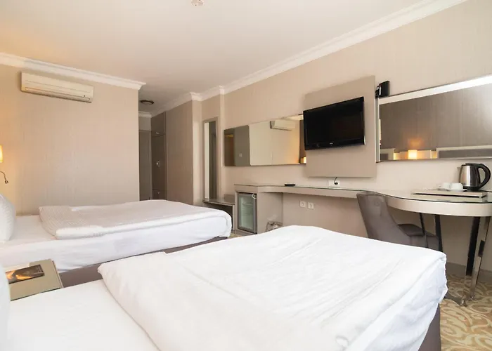 Asrin Park & Convention Center ホテル 4*